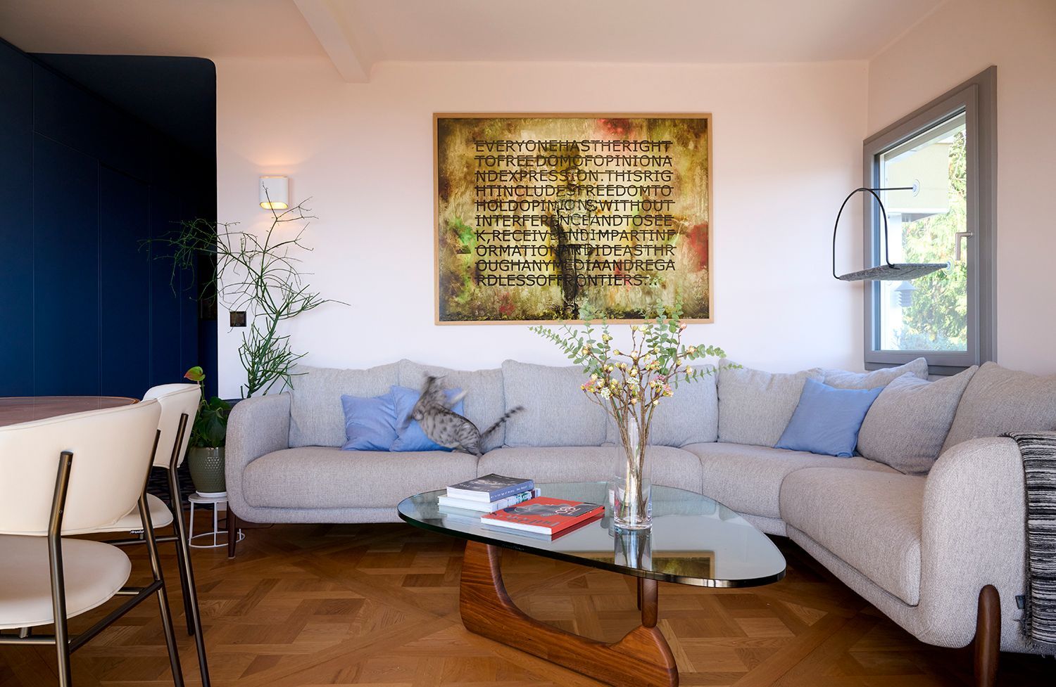 Réalisation Pièce Unique Design — salon lumineux et parquet